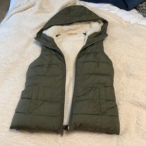 XS Hollister Sleeveless Puffy Vest